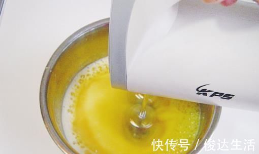 蛋糕|不夹生,不回缩,这样做的全蛋中空蛋糕,新手也可以一次成功