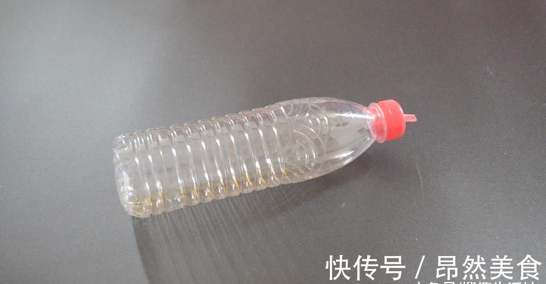 瓶盖上面戳一个洞, 没想到作用这么大, 看完你会感谢我的