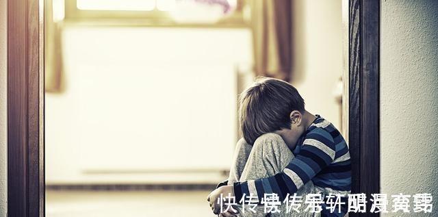 心理|孩子心理权威测试,这五个表现全都有,说明你家孩子自卑心很重