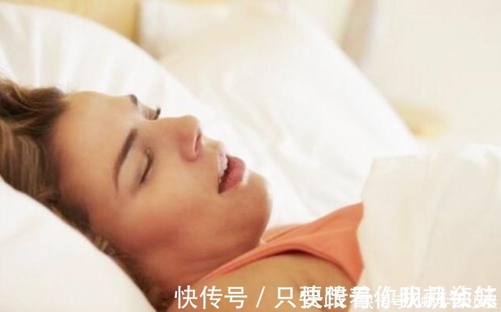 孕期|女性怀孕后,睡觉时的这个行为,对胎儿发育影响很大,孕妈别大意