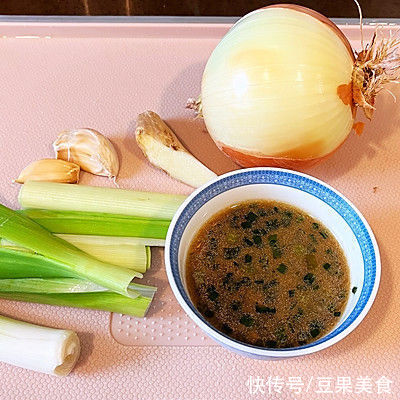 这道鲳鱼煲一上桌,全家都爱吃