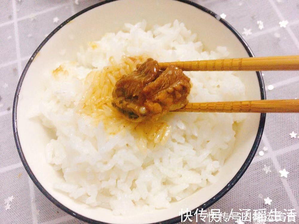 排骨新做法:不用油炒,步骤简单,做出来的排骨连汤汁都下饭!