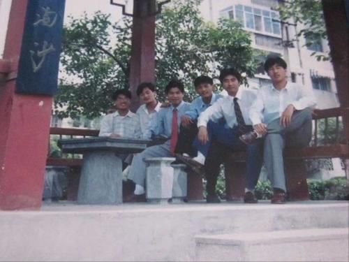 1996年，我考入济宁师范学校，毕业后一直在农村学校做教师