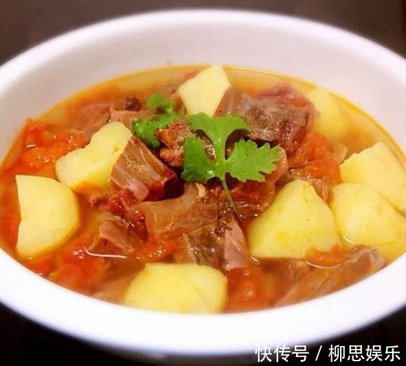 炖牛肉时,这“两味料”千万不能放!否则连肉带汤尽毁!太腥了
