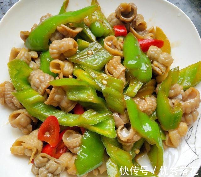 下饭|尖椒炒鱼肚,鱼肚爽脆,带点微辣,很下饭!