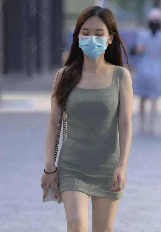 豆绿色|时尚女性夏季的首选炸街神器，方领“包臀裙”，衬托高贵典雅气质