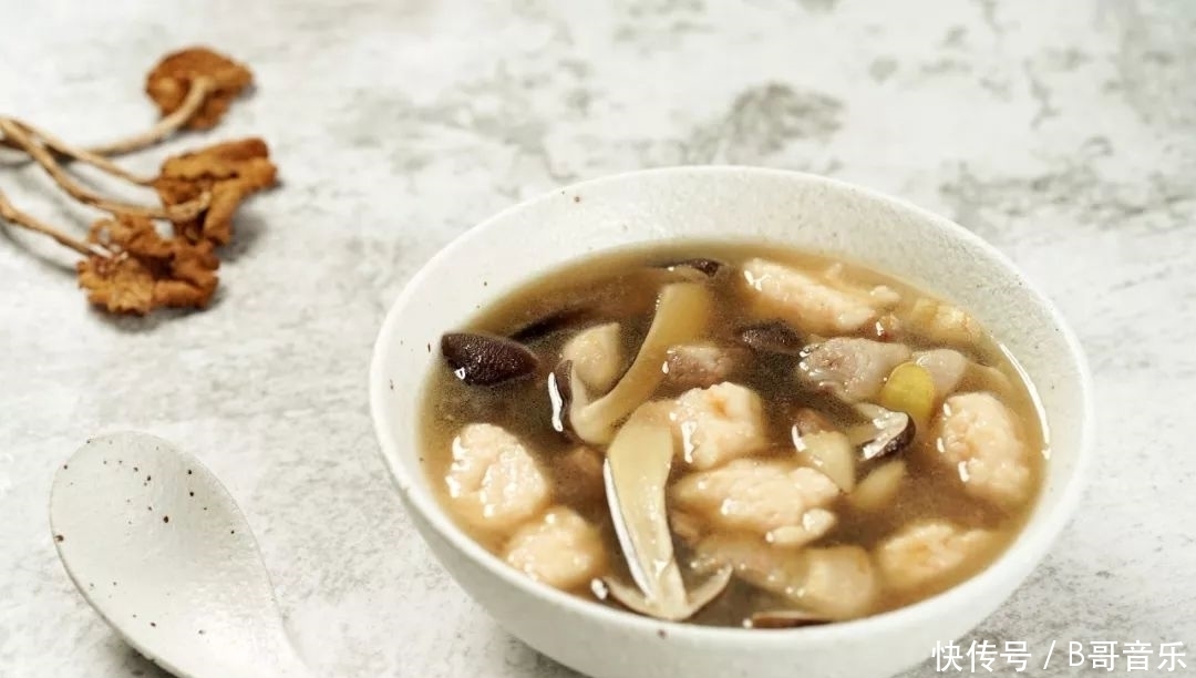 连喝三碗都不够!这锅汤到底有多鲜?