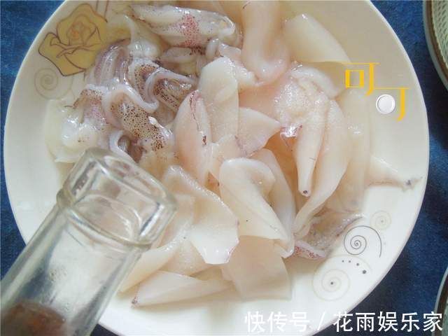 步骤|炒鱿鱼怎么处理才能又脆又嫩配合这两种蔬菜口感温和,营养均衡