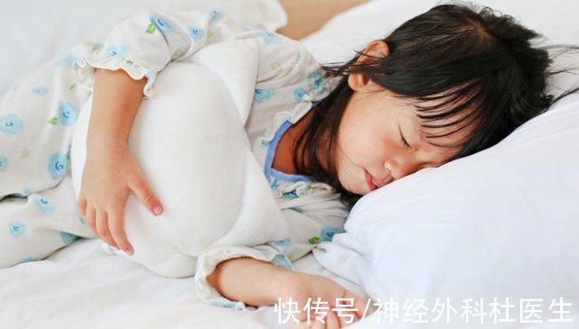 垃圾食品|儿科医生公认,影响孩子身高的3种食物,你家孩子还在吃吗?