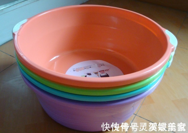 塑料|塑料盆易沾污渍难清洗教你4个妙招清洗塑料盆，顽固污渍轻松除