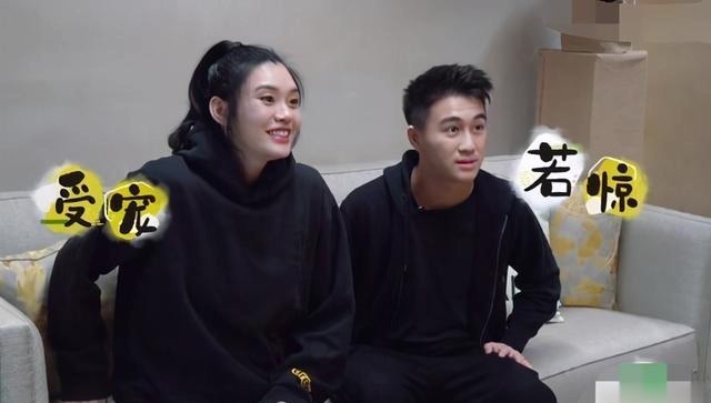 |奚梦瑶何猷君铁憨憨喝茶，于谦目瞪口呆，搞笑背后是藏不住的教养