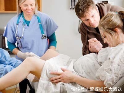 站立式|生孩子只能躺着生?这些分娩姿势让人大开眼界