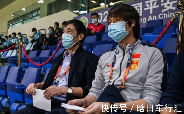 李铁|谁发明的“被请假”离队?媒体人不禁为国足主帅李铁点赞