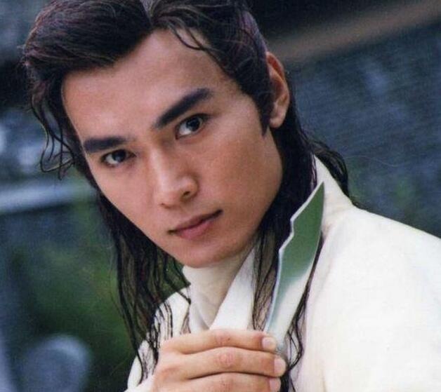 李寻欢!李寻欢身上到底有多少把飞刀?飞刀扔一个不就浪费一个吗?