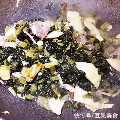 鲜香美味，你从来没吃过的雪菜老豆腐煲