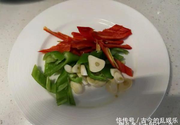 正确做法|猪肝记住别用清水洗，等于吃毒素，教你正确做法，毒素异味全跑光