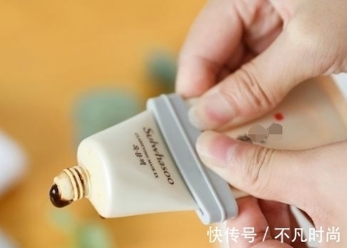 肌底液 就算工资不高,这些影响颜值的“护肤品”,30岁前要开始用!