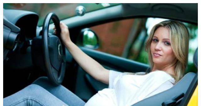 孕晚期|孕8个月坐公交出行，准妈妈起身“异味”扑鼻，一旁乘客不敢呼吸