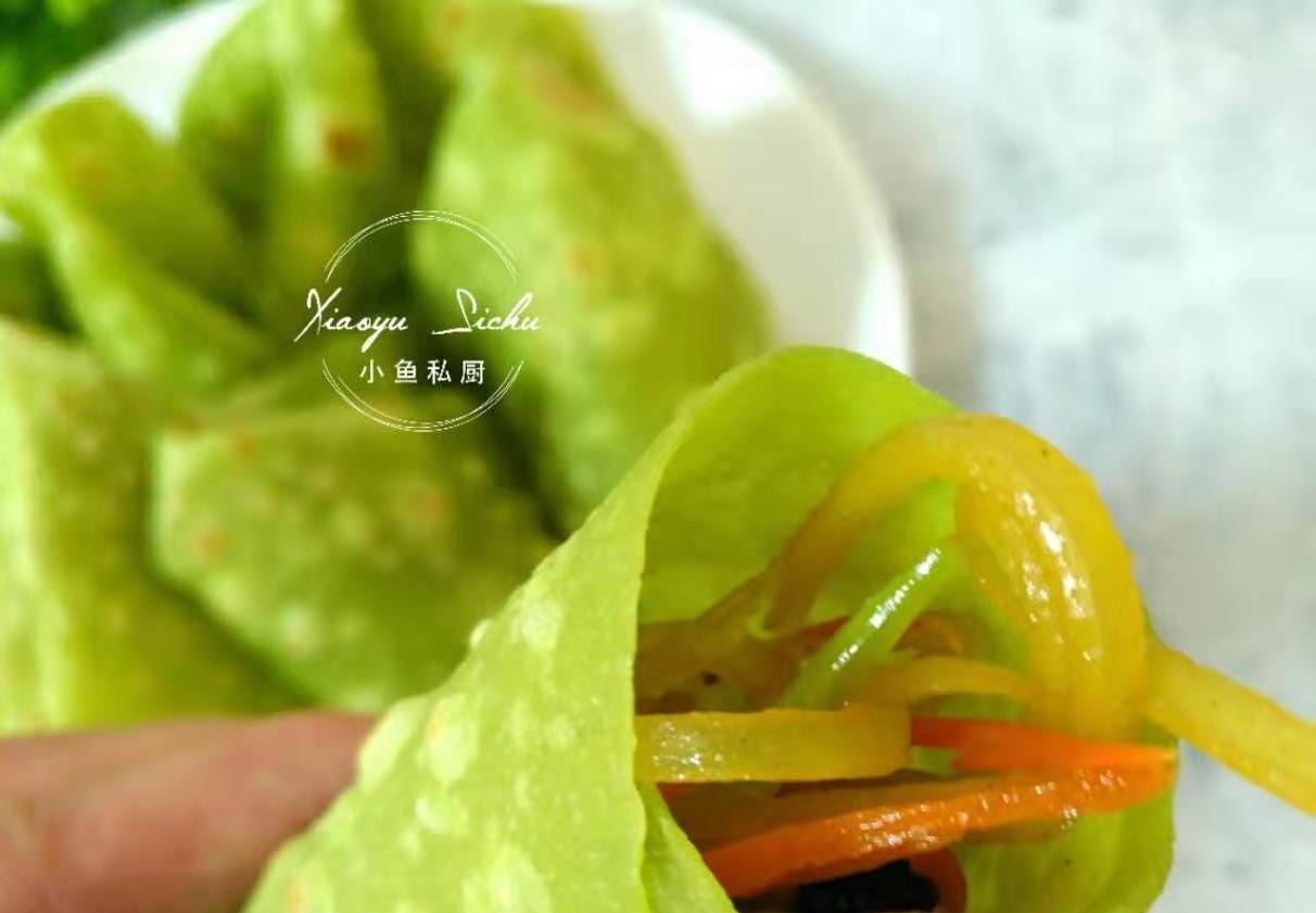 茼蒿汁|春饼的新做法,不用上锅蒸,薄软又筋道,卷肉卷菜可香了