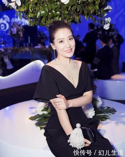 小七&国家一级演员谭晶,书法写出艺术美网友字和人一样漂亮