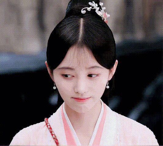 廉价感又显老的女生,通常都有这3个特点,看起来很“掉价”