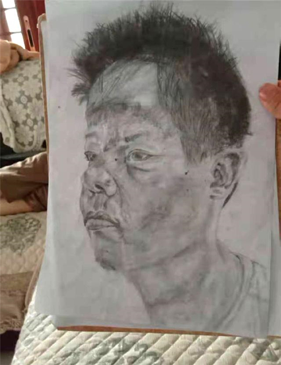 妈妈|孩子画爸爸参赛意外得奖，爸爸看后火冒三丈，妈妈：画得挺好的