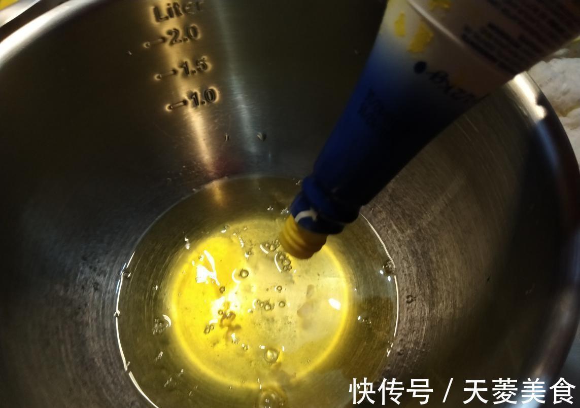 香草精|1碗面粉,4个鸡蛋,教你做黄油版的戚风蛋糕,松软好吃