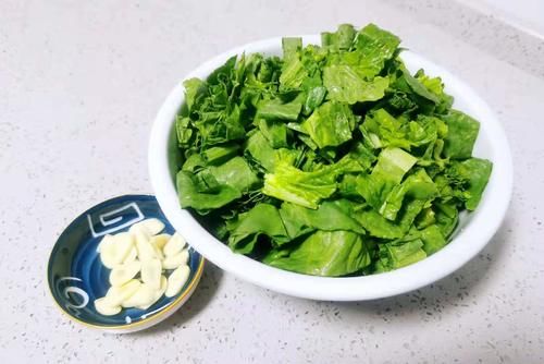 菜市场这食材没人要，如今懂吃的人很少，5毛钱买一袋，脆爽可口
