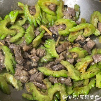 懒人|零技巧的苦瓜炒牛肉，懒人也能秀厨艺