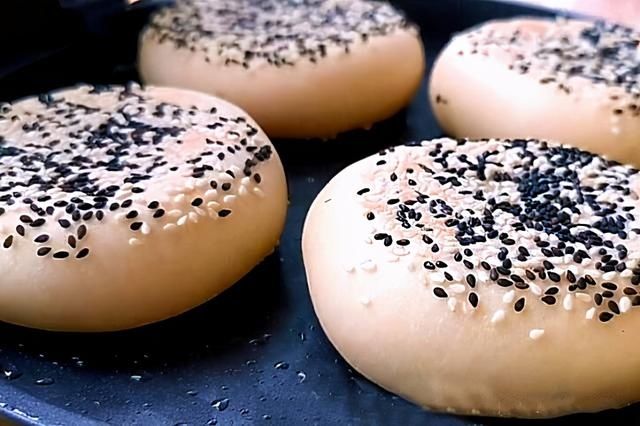 面食|早餐学会这样做,外酥里甜,营养好吃特解馋,出锅孩子抢着吃