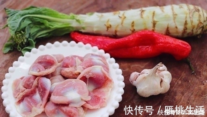 部位|鸡身上最脏的部位,里面含大量重金属,白给都不要,炒菜要扔掉