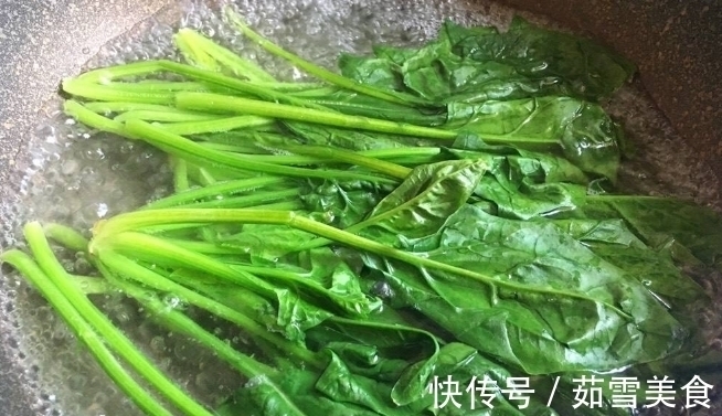 “不焯水不能吃”的四种蔬菜，西蓝花上榜，图3没熟透容易中毒