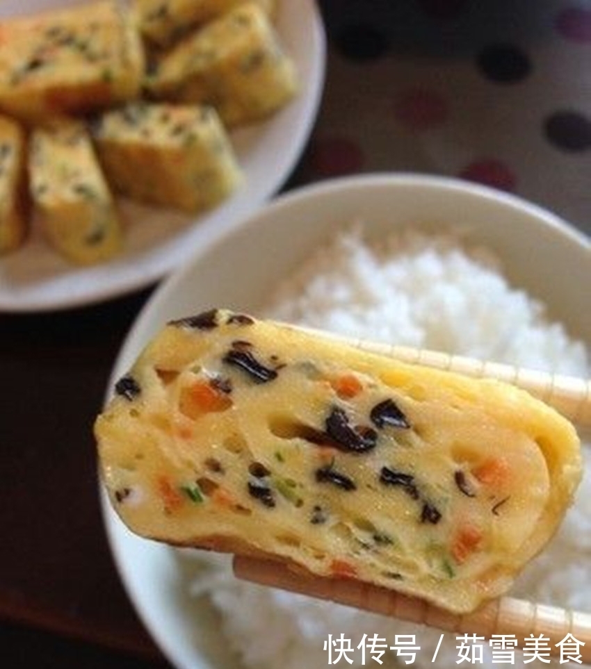 鸡蛋新吃法,和西兰花搭配一起烙,清爽解腻又解馋,孩子吃最好!