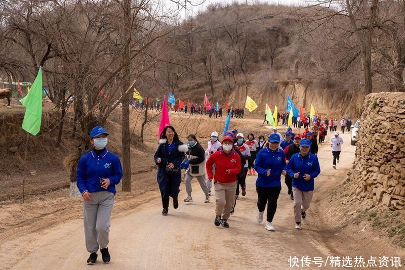 延安子长市举办“转战陕北·红色悦跑”首届健步行活动