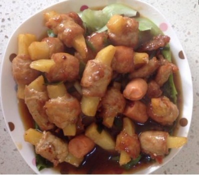 这道家常菜,看起来很像排骨,但是味道却比排骨好吃百倍!