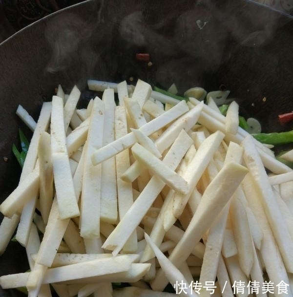 味极鲜|米饭杀手烧茄子，这样做爆炸好吃，分分钟舔盘底