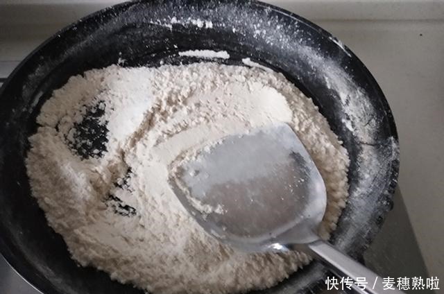 别冷落了你家的烤箱，试试这个小糕点，香酥掉渣，很适合新手做