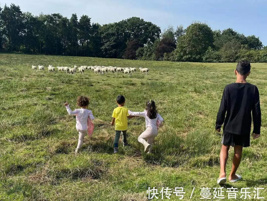 曼联|C罗携女友和孩子们边晒太阳边数绵羊,其乐融融,配文寓意深刻