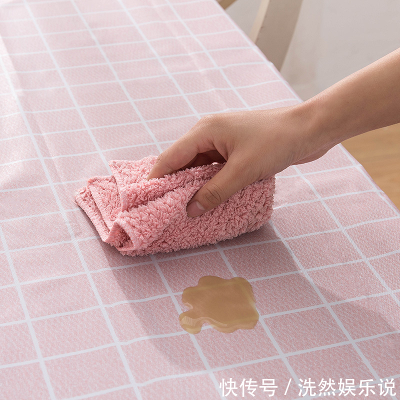 防水|越来越多人不用沙发罩!如今流行下图这样的,一铺上客厅就大变样