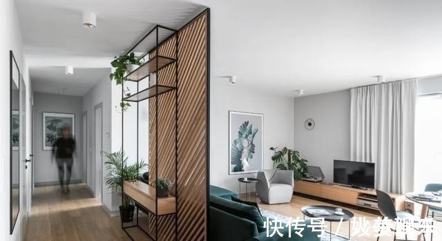 木格栅|108㎡现代简约风三室装修,用这样的木格栅做隔断,好美呀