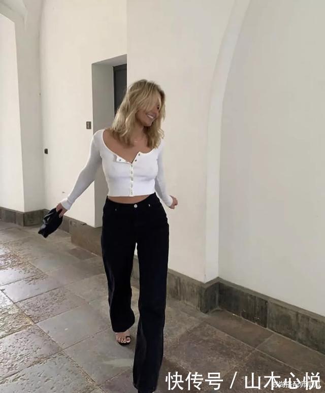 扔掉你的卫衣吧，太土了！现在流行穿挤奶装，时髦舒适还高级