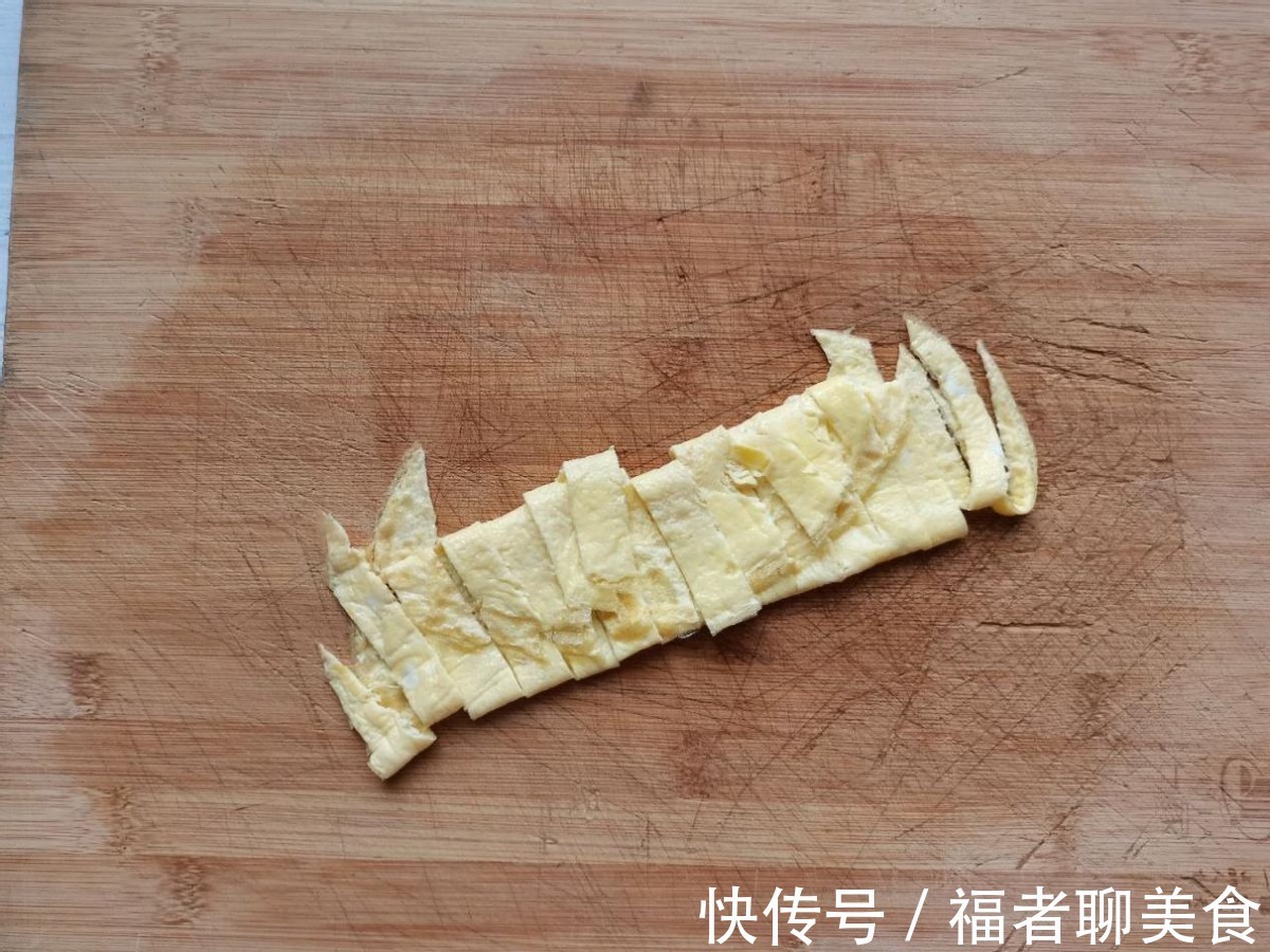大碗|最简单的面条，直接做成清汤面，好吃还不油腻