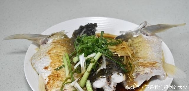 两口子的晚餐,一荤一素一汤,实惠又好吃,吃着舒服,光盘不浪费