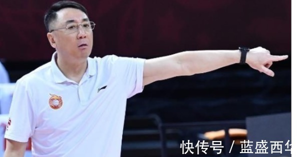 国家队|巩晓彬甘愿做他小弟,姚明饭桌上都提起,却难在中国篮坛立足!