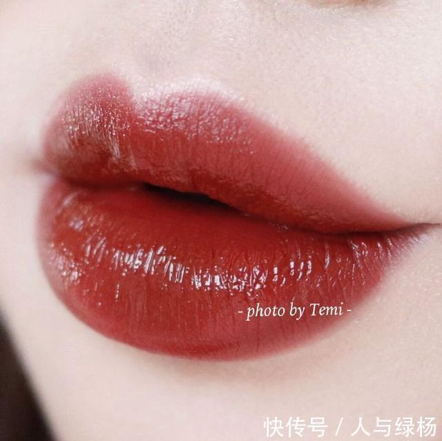 显白口红千千万，这5支才是我最爱！从质地到调色，盲选都不踩雷