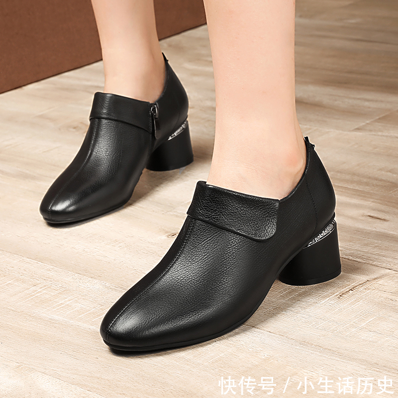 舒适|今年年人气最高的6双一字扣凉鞋,一起来露出美脚趾,女人味十足