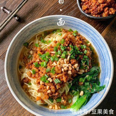 小面|这重庆人的早餐：杂酱面连吃3天了！明天还想吃