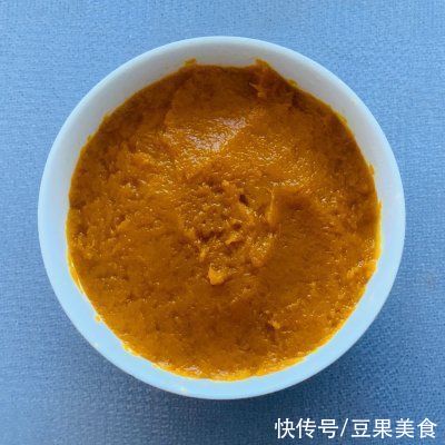 你和幸福就差这一份毛毛虫南瓜全麦排包