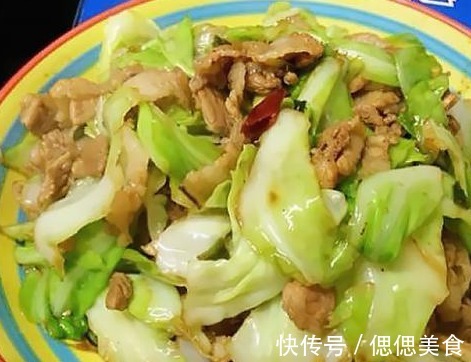 好吃|手撕包菜别直接焯水，这一步很关键，教你正确方法，鲜香爽脆好吃