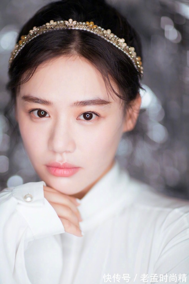 发带|小饰品如何搭出优雅气质?这些搭配方法可以看看